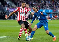 db体育官网-赛地聚焦——荷甲国际比赛日热度飙升；金州勇士迎来里程碑；话题不断；球探报告显示潜力