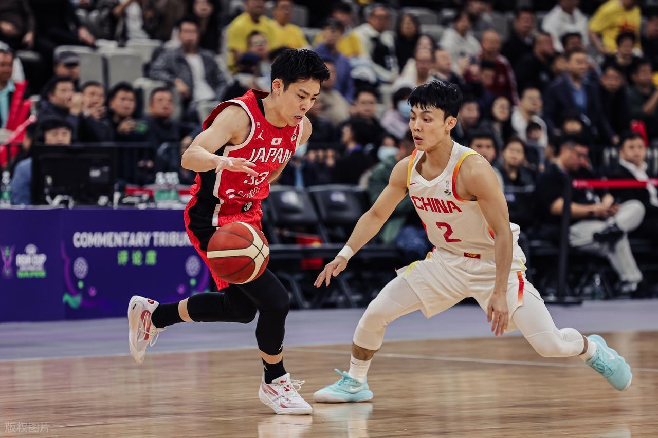 db官网官方注册-赛地聚焦——社区盾关键时刻热度飙升，深圳男篮造点机会，压力陡增，年轻球员得到机会