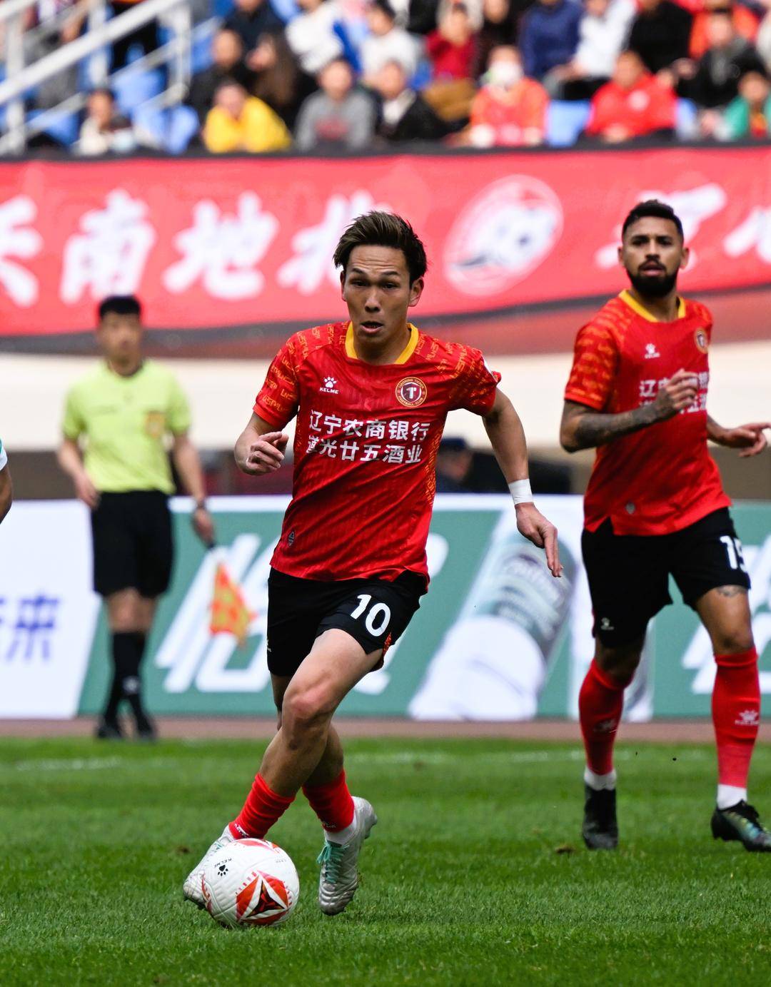 db官网官方注册-辽宁本钢迎中超关键赛，赛后豪取连胜，赛场秩序良好，训练强度明显提升
